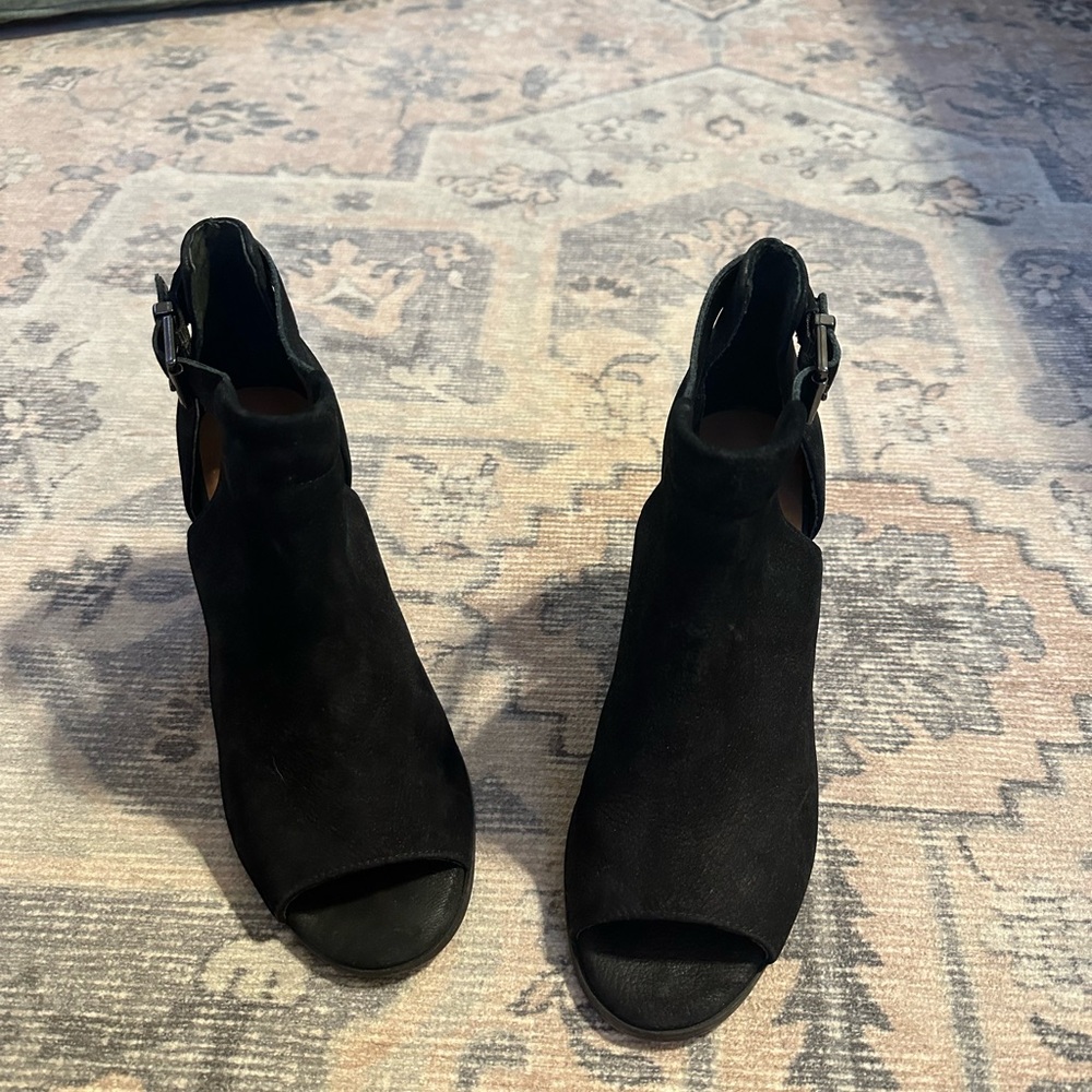 Arturo Chiang Peep Toe Black Booties